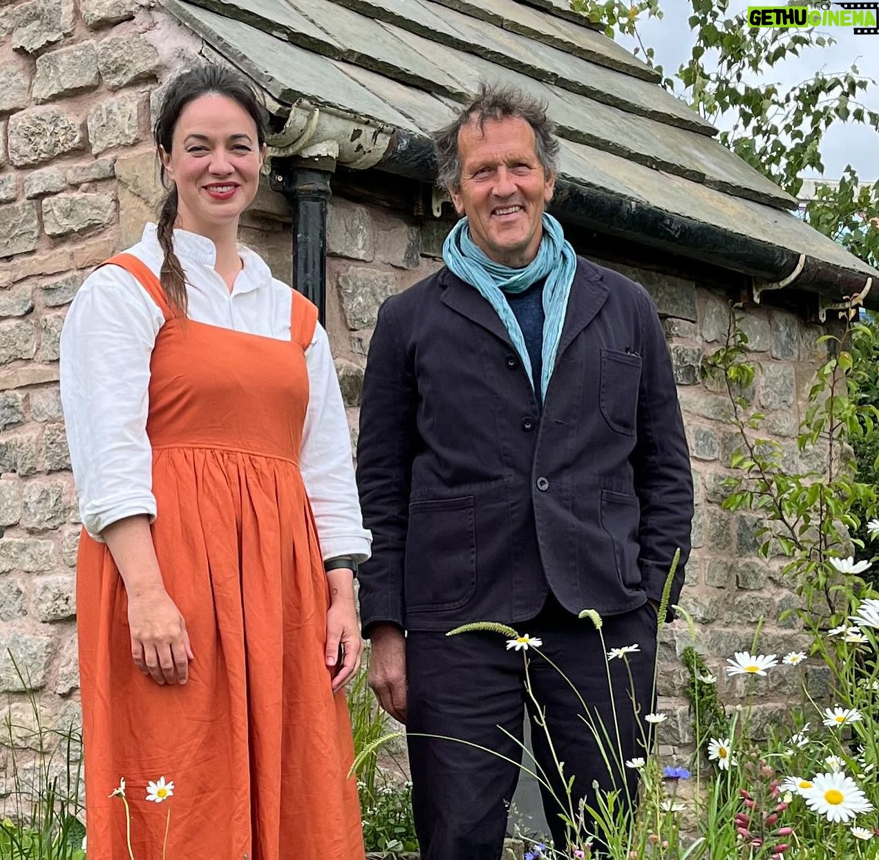 Monty Don - 16.9K Likes - This week, we’re in Birmingham soaking up the delights of @bbcgwlive. Find out what caught our attention tonight at 8pm on BBC Two 😎🌹🌿
#GardenersWorld #Gardening #FlowerShow #GardenInspiration #Summer