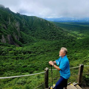 Moon Jae-in Instagram - 한라산 영실코스 #WeWalkandSwim