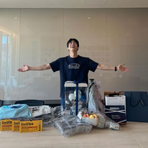 Moon Ji-hoo Instagram - 생일 축하 고마워요🫶🏻
요즘 느끼는건데 
별 탈없이 이렇게 생일을 즐기면서 보낼 수 있는 것도 
큰 행복이라고 생각합니다
한살 한살 나이가 들수록 
지금 이 순간을 즐길 수 있는 행복을 알게 되는거 같아요 
축하해주셔서 진심으로 감사합니다😍