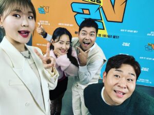 Moon Se-yoon Instagram - 14년만에..mc로 컴백했어요~😎 많이컸네요 ㅎㅎ 
오늘밤 첫방송!!!
 흥분됩니다❤️‍🔥❤️‍🔥
 #강심장vs #전현무 #조현아 #엄지윤 #문세윤