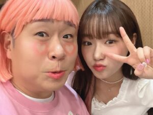 Moon Se-yoon Instagram - 어제가 끄뚱이 1주년이네❤️❤️ 
축하해!!!🌸🌸🌸 
#부끄뚱 #은근히낯가려요 #쑥맥 #라비 #최유정 #레이디바운스 
#부끄러버 
#1주년🥳🥳🎂 #bookkuddoong