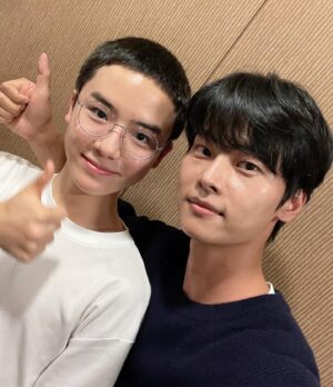 Moon Woo-jin Instagram - 무인도의 디바 촬영 뒷풀이❤️ 
우진이는 오늘 좋은 말씀도 많이 듣고 멋진 배우님들, 촬영관계자분들과 잊지못할 저녁 시간을 가졌습니다.
선물 증정식 시간에는 은빈 배우님이 준비하신 선물을 저희가 받게되어 행복 100배가 되었네요~😍😍😍
많은 분들과의 추억사진은 사진첩에 꼭꼭 넣어 잘 보관하겠습니다🥰

🔹<무인도의 디바>🔹
#tvN
#[토일] 밤 9:20 
#무인도의디바 
#CastawayDiva 
#TVING
#netflix