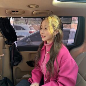 Moon Ye-won Instagram - 이 날의 헤매스 인증 사진 찍어야지 하다가 퇴근 길에 갑자기 생각이 나버렸다 🫢