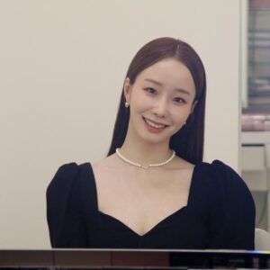 Moon Ye-won Instagram - #하이원서울가요대상 #서울가요대상 🥳