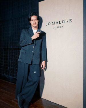 Morgan Oey Instagram - Uncovered the unexpected world of #CologneIntense through last night's dinner with @jomalonelondon. Also draped in the elegance of black attire by @wilsenwillimofficial. Thank you for having me, #JoMaloneLondonID

Styled by @_gilygily
Lensed by @windysucipto