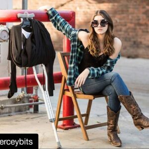 Morgan Taylor Campbell Instagram - #Repost @pierceybits with @repostapp
・・・
Hair and Makeup team.  #alley #photoshoot @gregmassiephoto #vancouverphotographer  #set #life #whocares #crutchesarethenewwalk