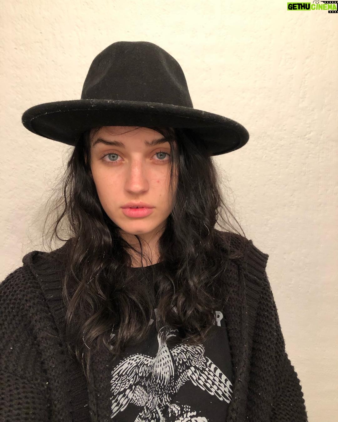 Morgan Taylor Campbell - 1.4K Likes - Eternally yours, Clint Eastwood.
Thanks for the cap baby bub @heypeeplesitsaubrey