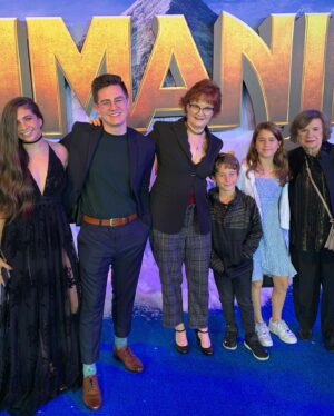 Morgan Turner Instagram - some pics from the #jumanjithenextlevel premiere!!! i had such an amazing time on the BLUE carpet ⛄️ thanks to everyone who made the night special 🥰 don’t forget to see Jumanji:The Next Level cuz it’s out this Friday, December 13th 👻 and if anyone’s interested— suit: @frankandoak / shirt and tie: @wearewildfang / hair:  @hairapy_101 @baxterofca / makeup n skincare: @milkmakeup @glossier @anastasiabeverlyhills @colourpopcosmetics @ilmakiage @bliss / earrings: @hm