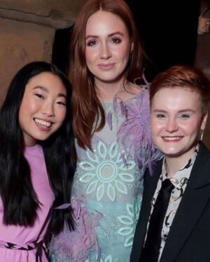 Morgan Turner Instagram - some pics from the #jumanjithenextlevel premiere!!! i had such an amazing time on the BLUE carpet ⛄️ thanks to everyone who made the night special 🥰 don’t forget to see Jumanji:The Next Level cuz it’s out this Friday, December 13th 👻 and if anyone’s interested— suit: @frankandoak / shirt and tie: @wearewildfang / hair:  @hairapy_101 @baxterofca / makeup n skincare: @milkmakeup @glossier @anastasiabeverlyhills @colourpopcosmetics @ilmakiage @bliss / earrings: @hm
