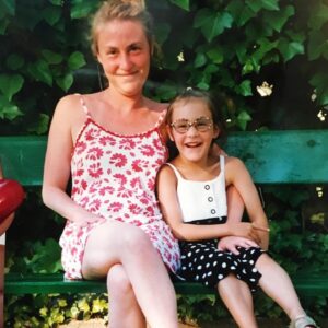 Morgane Enselme Instagram - Joyeuse fête des mères ❤️Merci pour tout maman d’amour. Toi qui a créé un compte insta pour suivre toutes mes aventures 😂😘 Merci d’avoir traversé l’océan pour venir jusqu’à moi 🙏 Merci pour ces deux semaines en airbnb juste toutes les deux. Pour le café le matin, les calins, les restos, les bisous, les affaires ramenées à dos de maman, les visites, la patience, le soutien, les gros calins, les rires, les blagues et les marches main dans la main. 🙏❤️💕 Oú que je sois dans le monde, je sens ton soutien avec moi et il me suffit de penser à toi pour me sentir aimée. À travers le temps et l’espace, je t’aime et j’apprends la vie à tes côtés. ❤️
.
.
.
🇺🇸 Happy mother’s day ❤️ Thank you for everything mom. Thank you for crossing the ocean to come to me 🙏 Thank you for these 2 weeks of airbnb just the two of us. For the coffee in the morning, the hugs, the restaurants, the kisses, the visits, the patience, the support, the super hugs, the laughs, the jokes, and the walks holding hands. 🙏❤️💕 Wherever I am in the world, I feel your support with me and I just need to think about you to feel loved. Through time and space, I love you and I learn life by your side. ❤️