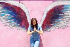 Morgane Enselme Instagram - Qui veut gagner des billets d’avion pour Los Angeles ?! 🌴☀️
Concours dans ma dernière vidéo YouTube : 2 vols Paris-L.A (AR) à gagner avec @eDreams et @AirTahitiNui.
Pour participer : laisser un commentaire SOUS LA VIDÉO YOUTUBE en disant ce que vous aimeriez visiter à L.A. Ça peut être ce que vous voulez : Venice beach, Hollywood Boulevard, Melrose, Universal Studios, les lettres Hollywood… Le lien est dans ma bio insta 🙌
.
PS : Seulement 200 participations pour l’instant. Vous avez encore toutes vos chances de gagner 😁
Pour multiplier vos chances X2 : la personne avec qui vous voulez partir peut aussi participer 😉
.
Bon courage à tous pour le concours 😘