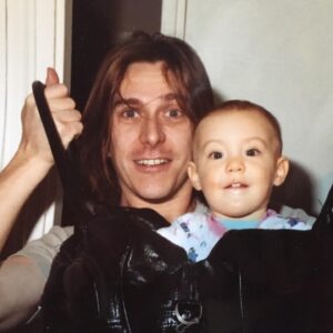 Morgane Enselme Instagram - Happy father’s day Dad ❤️ Thank you for always making life interesting and fun, raising me with an open mind, and for teaching me extraordinary freedom. I love you every day, in every possible clothes, and in every possible gender 💜💙💚💛🧡❤️
.
.
Joyeuse fête des pères papa ❤️ Merci d’avoir toujours rendu la vie intéressante et amusante, de m’avoir élevée avec l’esprit ouvert, et de m’avoir donné un exemple de liberté extraordinaire. Je t’aime tous les jours, dans tous les vêtements possibles et dans tous les genres possibles. 💜💙💚💛🧡❤️.