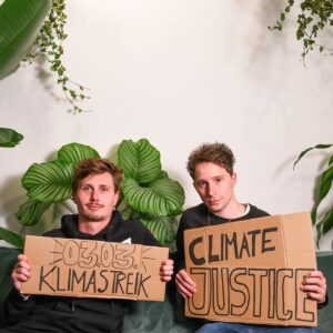 Moritz Jahn Instagram - Okay let’s gooo! 🌿 Global Climate Strike next friday, march 3rd! 

End fossil finance ❌ Investing in fossil fuel projects not only is fully incompatible with the Paris Agreement and international law, but it is a criminal act with deadly consequences. Hold your governments accountable to #SaveNatureSaveLifes ‼️🌍🔥

Ganz schön dich wieder zu sehen @berlinjonathan 💚✊

Find the nearest strike at fridaysforfuture.org /march-3/ 
#TomorrowIsTooLate @fridaysforfuture.de @fridaysforfuture