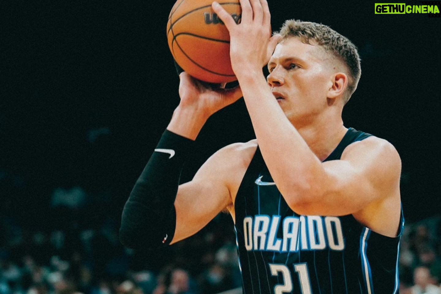 Moritz Wagner - 15.8K Likes - yea I care bout my dawwwgs
yea I care about my team
