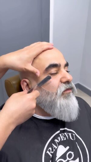 Morteza Rahdani Instagram - برای داشتن یه ریش خوب شما بگید چه نکاتی رو باید رعایت کنیم ؟!