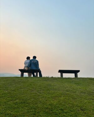 Mos Panuwat Sopradit Instagram - I want to travel around the world👨🏼‍🤝‍👨🏽🌅 
(with you)