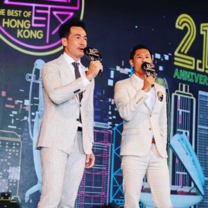 Moses Chan Instagram - 前陣子在商業活動上遇見久沒見面的老朋友[黃德斌] @kennywong8384
**outfit**
@suitsupply **Style by**
@pipa.creative 
#PIPAstyling