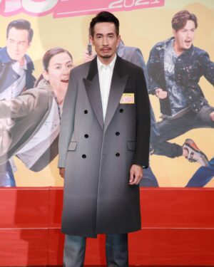 Moses Chan Instagram - Thank you for this wonderful outfit!! Loving it 🤩💗
#fendi #floranceyip