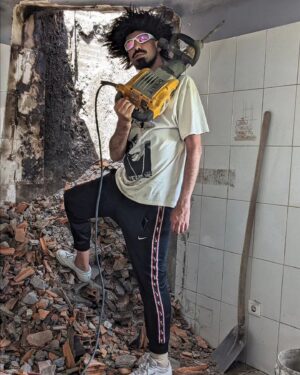 MoveMind Instagram - As obras começaram, o primeiro episódio foi de manhã e vamos continuar durante a tarde a trabalhar! Estamos todos muito felizes cá em casa, até o kenny S clark 😍

Que corra tudo bem, obrigado malta ❤️