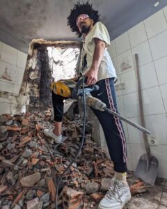 MoveMind Instagram - As obras começaram, o primeiro episódio foi de manhã e vamos continuar durante a tarde a trabalhar! Estamos todos muito felizes cá em casa, até o kenny S clark 😍

Que corra tudo bem, obrigado malta ❤️