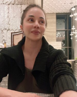 Mrinal Deshraj Instagram - SMILING MY WAY THROUGH LIFE❤️
:
Dinner time- best time❤️
:
#birthday #buffet #dinner #jwmariott #family #familytime #selfie #besttime #happiness #love #blessed #food ##beautifullife #mreedaazle #mreenaldeshraj ❤️
