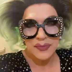Mrs. Kasha Davis Instagram - Someone asked for help and the community responded! @mrskashadavis, thank you for making this video! @drjengunter #pride #getwellsoon Oliver