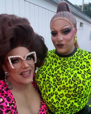 Mrs. Kasha Davis Instagram - So much fun tonight at @silk_oloughlins tonight with @dragme2thestage 🤩🤩🤩🤩

Gals: @aggydune @dariennelake @carmenadore @mrskashadavis 
DJ MR DAVIS @splevins 

#drag #mrskashadavis #dragisnotacrime