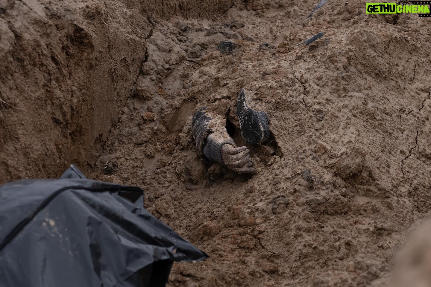 Mstyslav Chernov - 3.3K Likes - Bucha’s name has come to evoke savagery by Moscow’s military since its full-scale invasion of Ukraine began in February 2022.
Ukrainian troops who retook the town near Kyiv found the bodies of men, women and children on the streets, in yards and homes, and in mass graves.
Many showed signs of torture.
Photo by @mstyslav.chernov
#Ukraine #russia #invasion #war #warcrimes #bucha #documentaryphotography #photography #news