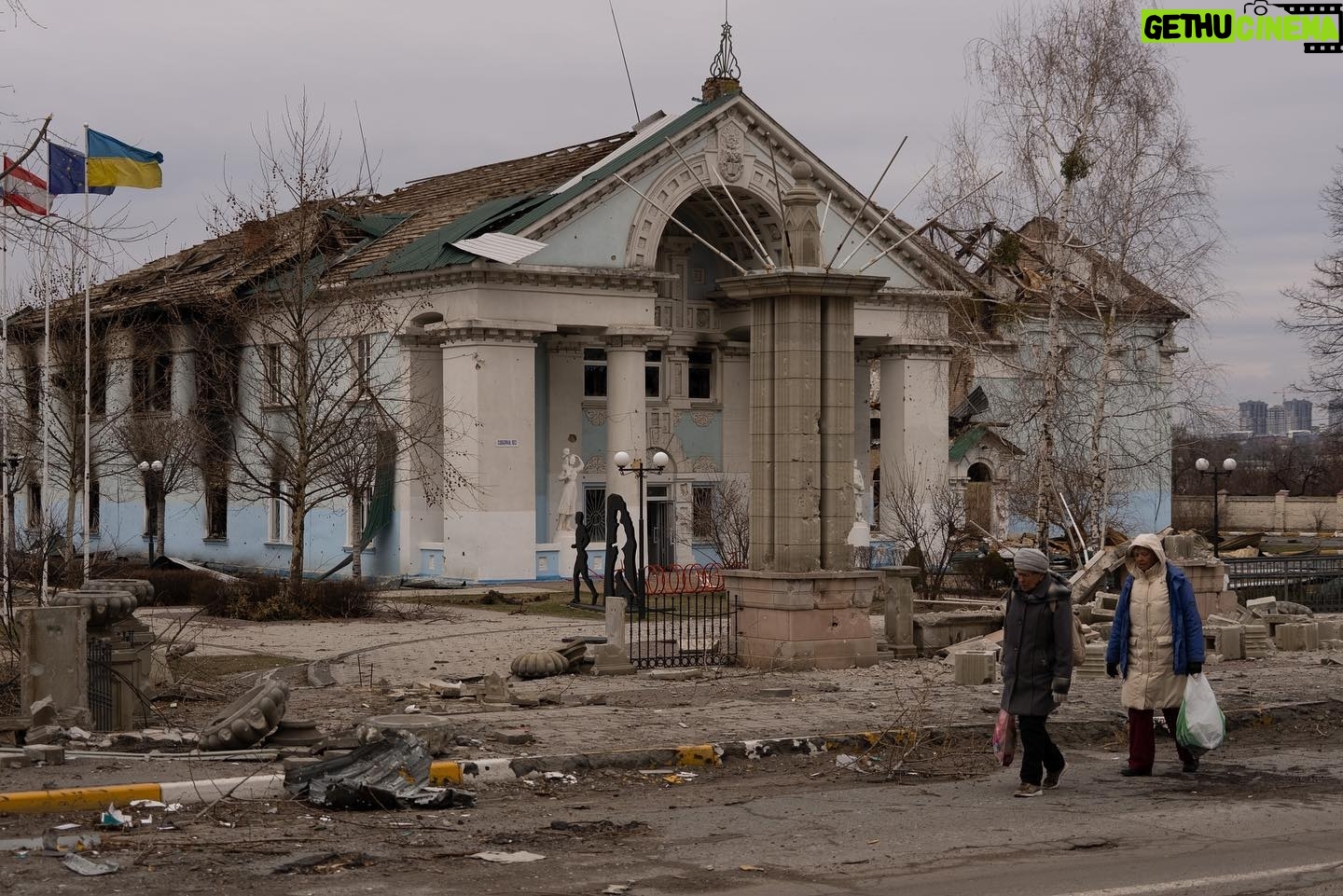 Mstyslav Chernov - 5.8K Likes - Bucha’s name has come to evoke savagery by Moscow’s military since its full-scale invasion of Ukraine began in February 2022.
Ukrainian troops who retook the town near Kyiv found the bodies of men, women and children on the streets, in yards and homes, and in mass graves.
Many showed signs of torture.
Photo by @mstyslav.chernov
#Ukraine #russia #invasion #war #warcrimes #bucha #documentaryphotography #photography #news