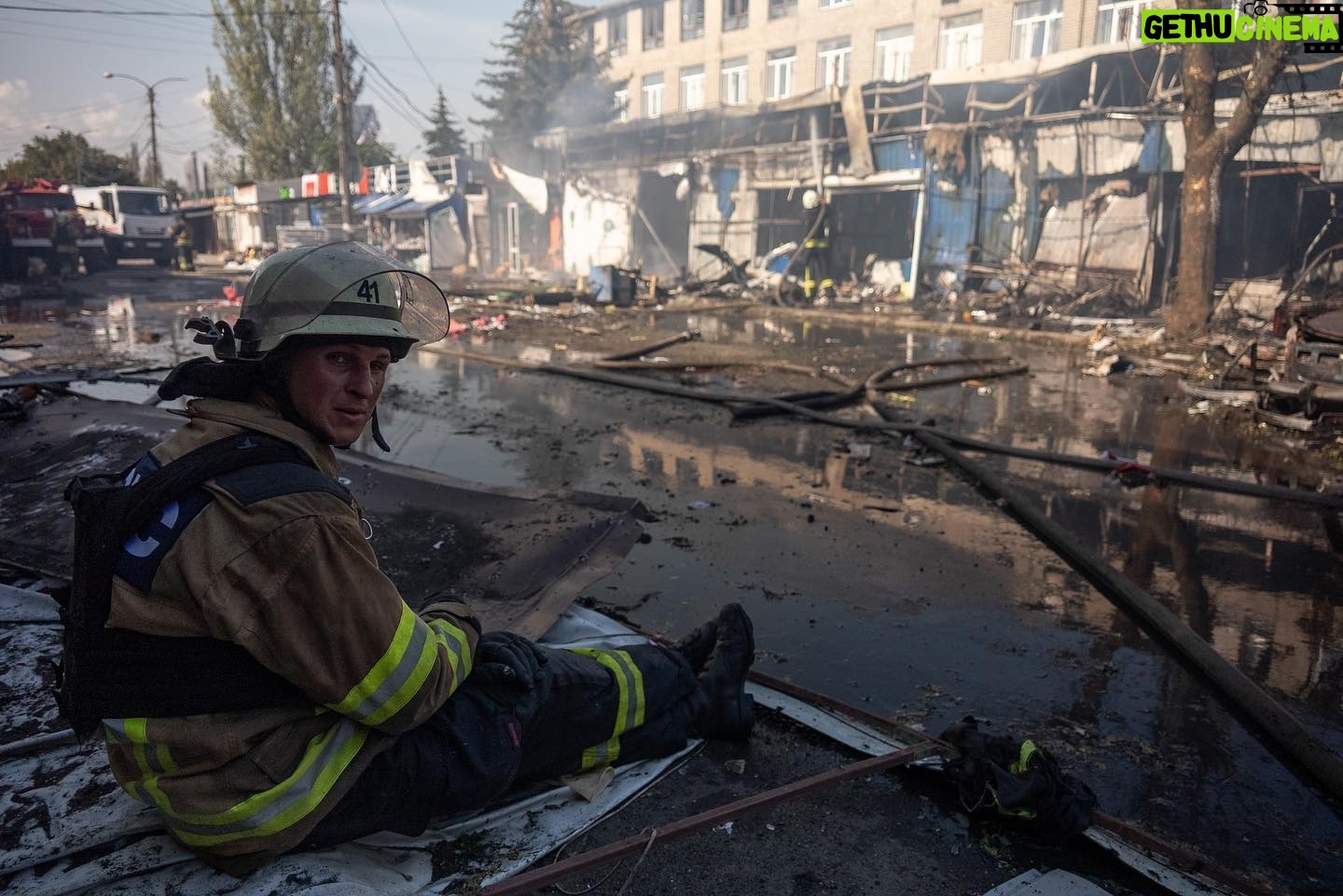 Mstyslav Chernov - 6K Likes - @instagram keeps removing my video, so let the photos be here instead.
The Russian missile that struck Wednesday in eastern Ukraine turned an outdoor market into a fiery, blackened ruin where weeping civilians looked for loved ones among the mangled, burned bodies scattered across the ground.
The blast in the town of Kostiantynivka killed at least 17 people and wounded at least 32 in one of Russia’s deadliest strikes in months, Ukrainian officials said.
“There was no military target here. This is a peaceful neighborhood in the city center,” Stefan Slovak, who lives in Kostiantynivka, said in a trembling voice.
Behind him were the remnants of the market, where charred bodies could be seen in the street, their clothes still burning, near cars engulfed in flames. Behind a market stall holding fresh parsley, rescuers found a women in civilian clothes with her head covered in blood.
#ukraine #russia #invasion #war #photo #documentary #video #news #apnews #politics
