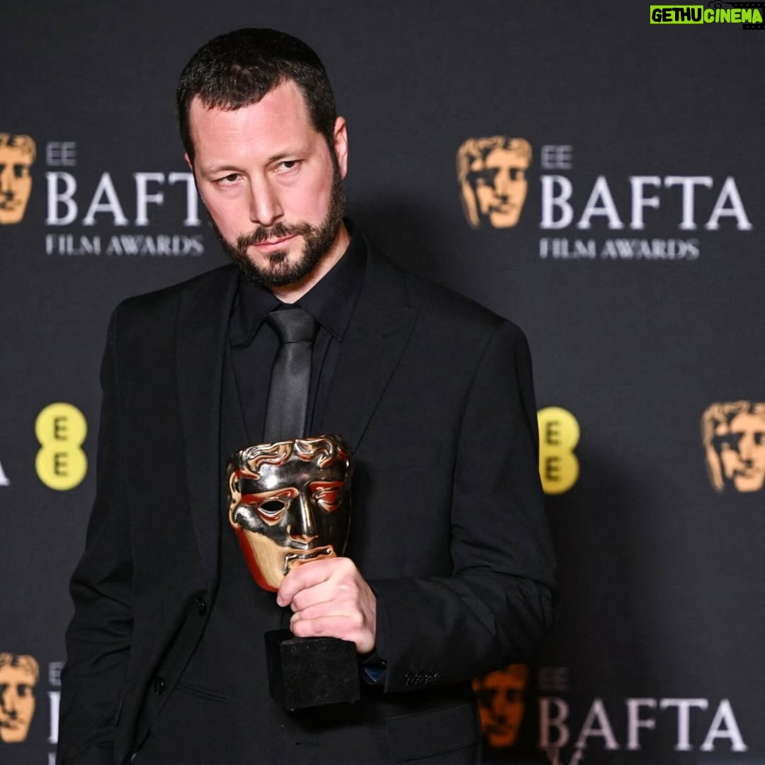 Mstyslav Chernov - 14.5K Likes - For me is more important than ever to be talking about Ukraine at the @bafta .
We keep reminding the world about what is happening right now. We live in the time, when we are bombarded by tragedies. We live in a time when every day something terrible happens, and we hear it coming from everywhere: screens, newspapers, social media. And we forget tragedy, that happens yesterday.
So making a documentary, is the only way to preserve this story, preserve symbol or a city which doesn’t exist anymore.
This award is for the people of Mariupol, they have saved our lives.
And for families of hundreds Mariupol defenders, who are still in Russian prisons.
Foto @vlecaer /Invision/AP