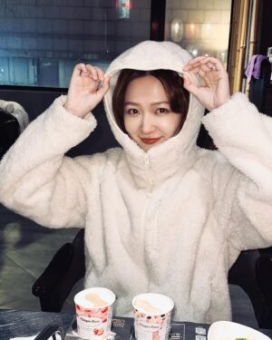 Mu Tung Chi Instagram - 吃冰吃到快冷死⛄️
手機直接拍出CCD效果😍
