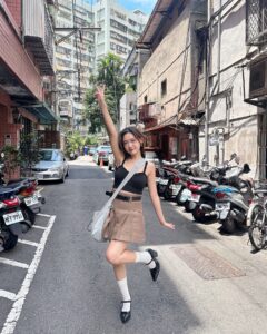 Mu Tung Chi Most Liked Photos and Posts