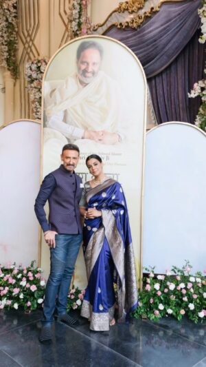 Mugdha Godse Instagram - With our beloved Master Sri Tarneiv Ji’s Divine Grace some glimpses from ‘Vandana’ a celebration of ‘Krsna Vandana’, comprising of 108 names & qualities of Lord Krsnaa...

An evening devoted to Lord Krsnaa... dancing, rejoicing, celebrating... welcoming joy & happiness... 

Simply blessed, soaked in devotion, experiencing the ‘Divine’… 

Heartfelt thanks to all who made this happen... 🙏🏽

@aaviahsumitsachdev 
@jjvalaya @deepaksachdeva40 @hemantjkhendilwal #charulekha 
@saaviiya @__anneeka__ 
#shirishgupta
#sajivgupta #radhikagupta 
#ammeriteshdhupar @nishaharale 

Special Thanks to 
@aviraasmusic for singing the most beautiful bhajans in his melodious voice.
Vocals : @mahimaguptaofficial 
Sarod : @yashnirwan 
Flute : #sidhaarth 
Harmonium : @lalit_sisodiaofficial 
Tabla : #balram 
Keyboard : #hemant 

Mugdha’s styling 
Saaree @saareemood 
MUA @rounickarimonn 
Jewellary @golecha_jewels 

Rahul Dev’s outfit :  @rajeshpratapsinghworks 

Venue partners : ‘Raga’ by ferns n petals. 
Thank you vikaasgutgutia #vikaasgutgutia 🙏🏽

#tarneivji #krsnavandana #gratitude #lordkrishna #silence #bellymeditation