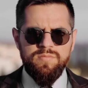 Muhammed Akay Instagram - Mercedes’le gez İstanbul’u 🏁🏁🏁#eceerken #beşiktaş #hullcity #acun #videoedit #keşfet #instagram #reels #reelsinstagram #reelsvideo