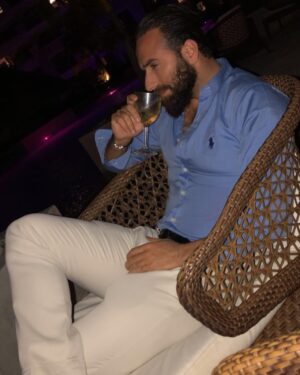 Mujdat Saglam Instagram - Je remercie le Seigneur pour chaque ennemi qu’il a mis sur mon chemin car c’est l’acharnement de ces ennemis qui ont défini la grandeur de mes bénédictions et de mon mental d’acier . #thankgodforeverything 🙏🏽