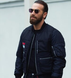 Mujdat Saglam Instagram - Après 4 ans de mariage vous tombez sur l’ancien téléphone de votre conjoint(e) et en fouillant vous tombez sur une conversation avec son ex le jour de votre mariage, Il où elle lui disait « UN MOT DE TOI ET J’ANNULE TOUT »  QUE FAITES VOUS ?