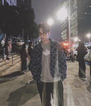 Muji Hsu Instagram - 紀念一下第一次的廣州 
好好在每個城市留下足跡 下一站繼續往北方走
#廣州