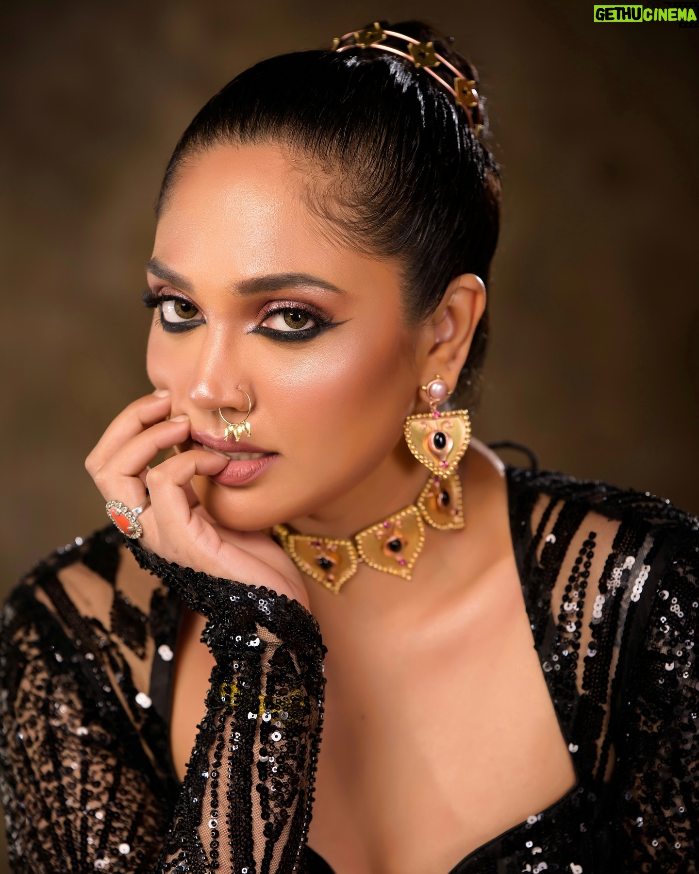Mumtaz Sorcar - 3 Likes - People who helped me shine bright and put my best foot forward at the world premiere of my film “PUTUL” at Festival Dé Cannes, Marché Du Films 2024
Yellow & Black heavily hand embroidered saree along with copper and semi precious stone jewellery.
Attire: @fashion_sougata
Jewellery: @pikujewellerycalcutta
Styling & makeup: @somnath2194
Photographs: @tanmoy_adhikary