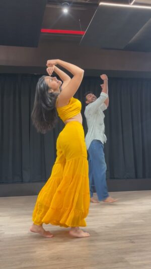 Munira Kudrati Instagram - Happiest when Iโm dancing โค๏ธ
Choreography @alexander_noel_janam ๐ค
Outfit @aachho
.
.
.
.
.
.
.
#reels #reelsinstagram #explorepage #dance #dancing #sajda #indian #indiandance #instagood #instalike #instadaily #โค๏ธ