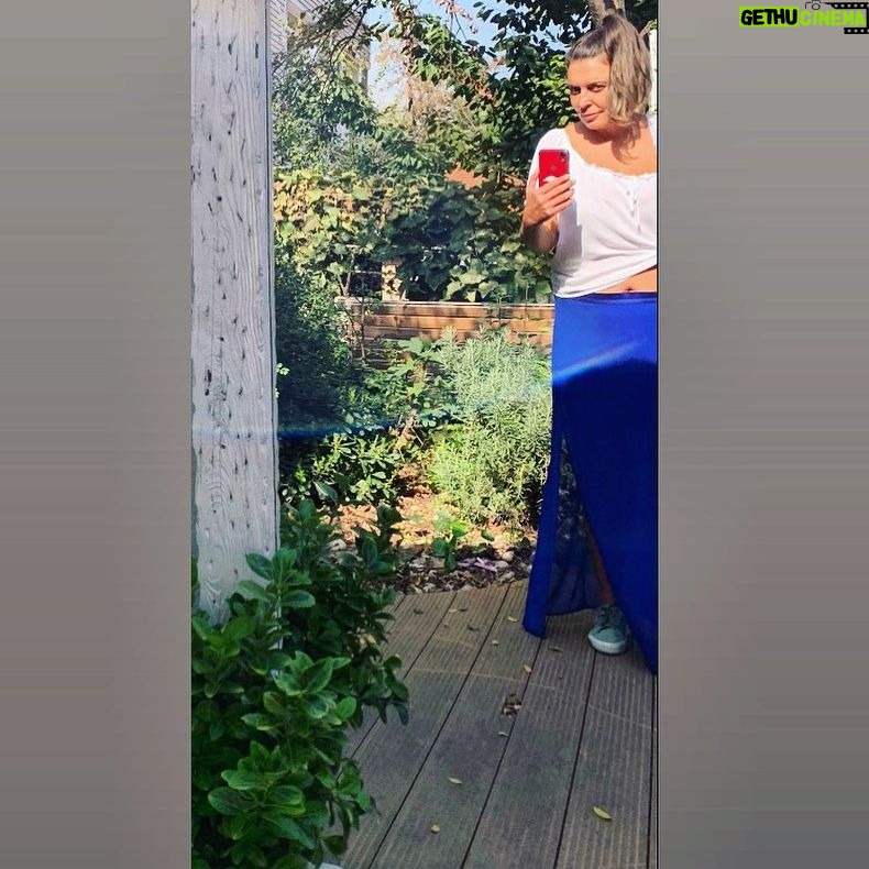 Münire Apaydın - 3 Likes - Maviye tutkunuz 💙