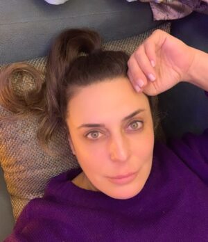 Münire Apaydın Instagram - Mor aşkına 💜
Şu an tam da o yorgunluğu özledim ⚙️
#tbt #15kasım #ışıklarköyü #istanbul #benimgüzelailem  #kasım