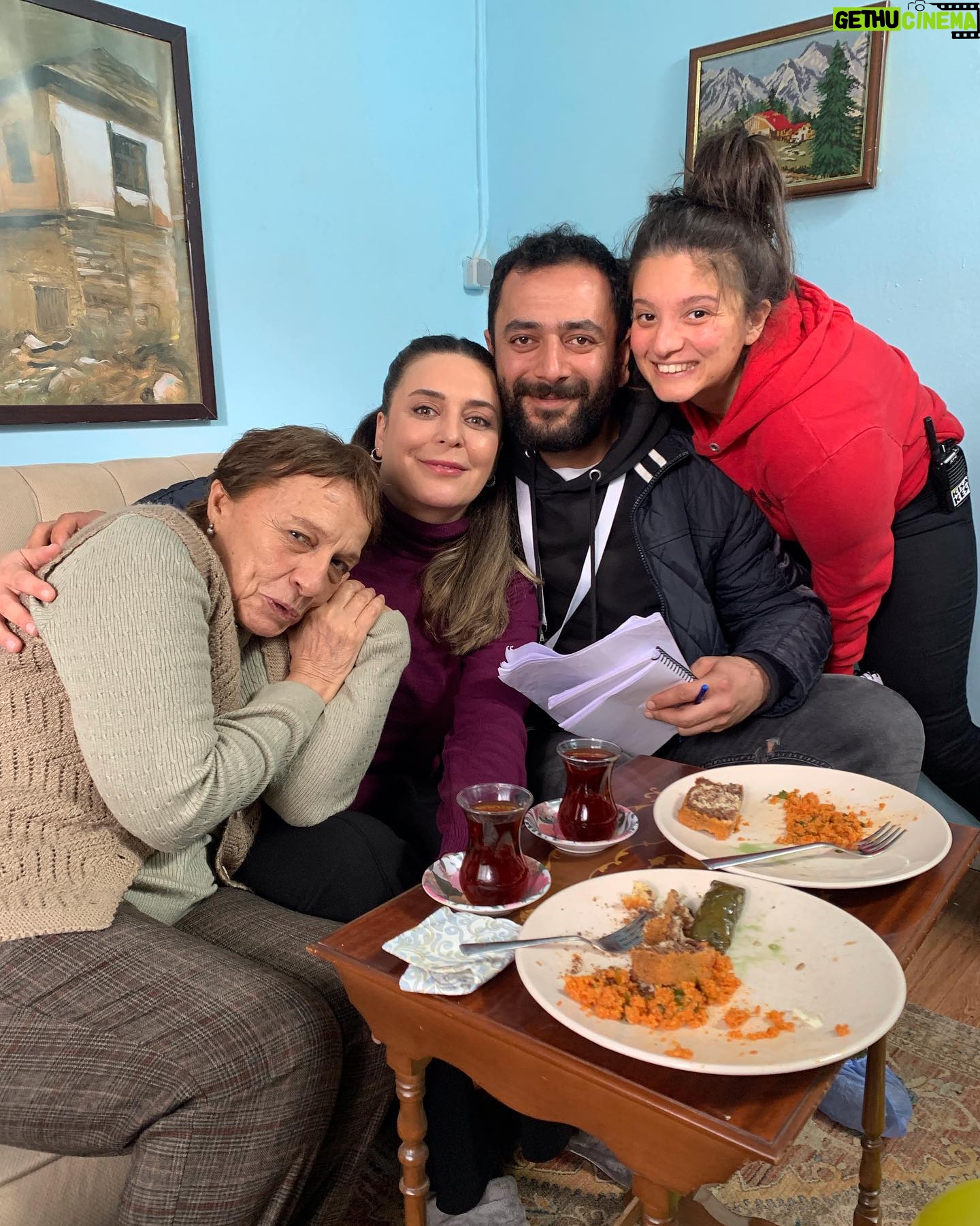 Münire Apaydın - 332 Likes - Geçen hafta dump 💜
#dump #work #setlife #okız