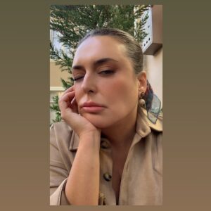 Münire Apaydın Instagram - Cumartesi gecesi moodumuz erktedir 💭
İyi geceler 🌊