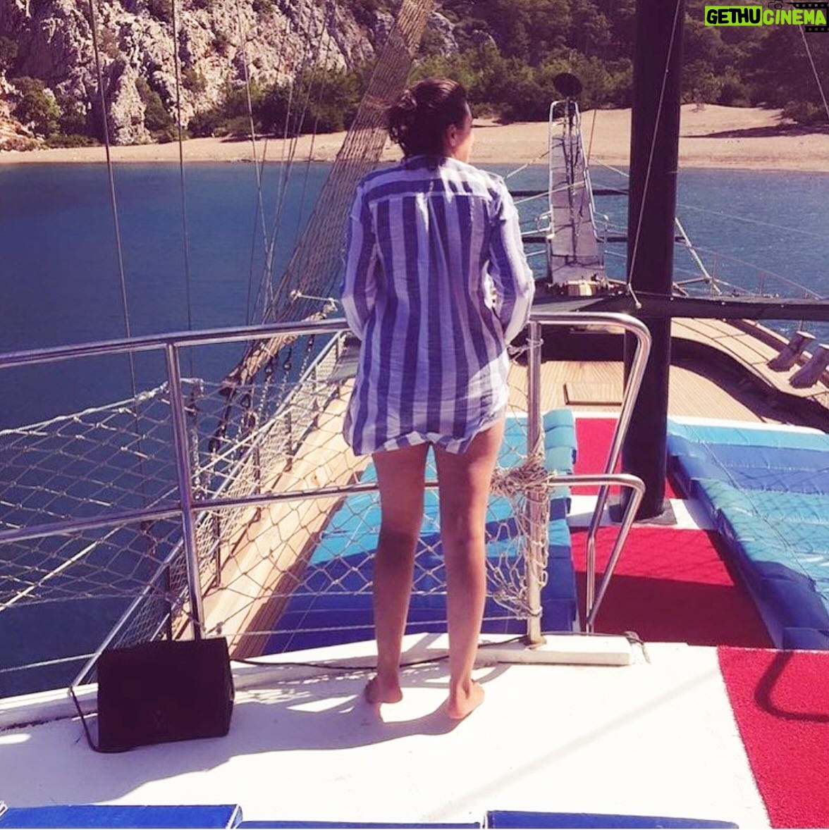 Münire Apaydın - 3 Likes - 🐚🩵
Denize özlemdir
#tbt #cenevizkoyu