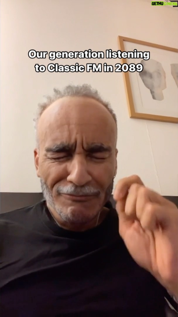 Munya Chawawa - 369.3K Likes - Classical music in 2089 🎻🎶 #comedy #music