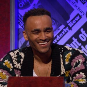 Munya Chawawa Instagram - Back on Have I Got News for You! 🔥🗞️⁣
⁣
Alongside the satire goat Ian Hislop, feels like my Karate Kid moment 🥋🤝 ⁣
⁣
Catch the episode on BBC iPlayer now & BBC One again tomorrow. @haveigotnews @bbc