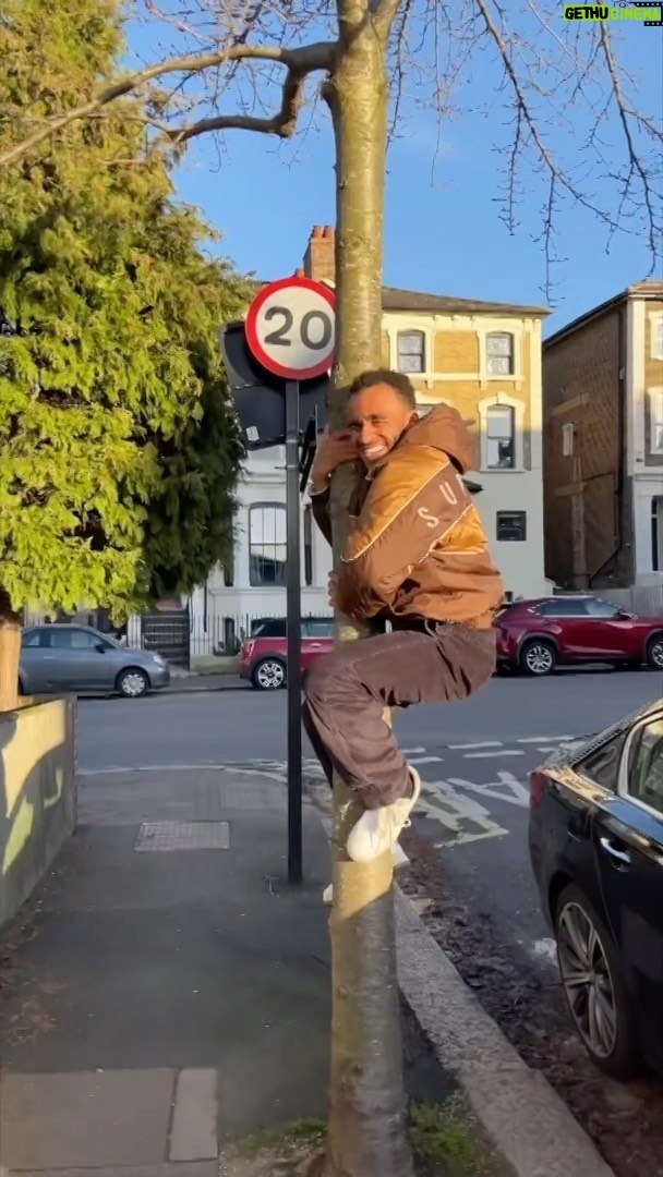 Munya Chawawa - 126.5K Likes - When joggers make your life flash before your eyes 😭🏃🏽♂️ #comedy #reels #running