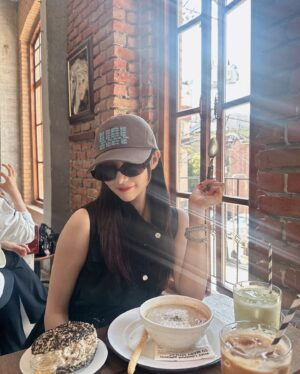 Murase Sae Instagram - #dailylook
오하요🐝🥯💕 #londonbagelmuseum #🇬🇧