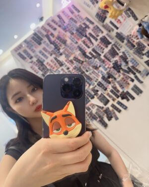 Murase Sae Instagram - #dailylook 밥 잘 챙겨 먹어요🫶🏻💖

お店広いのに前回と同じ席だった😳笑
トッポギはメイクショップで教えてもらった東大門の🥡💕
今日もお疲れさまでした！ご飯よく食べてね〜😸🍽️